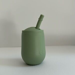 Ezpz mini cup and straw